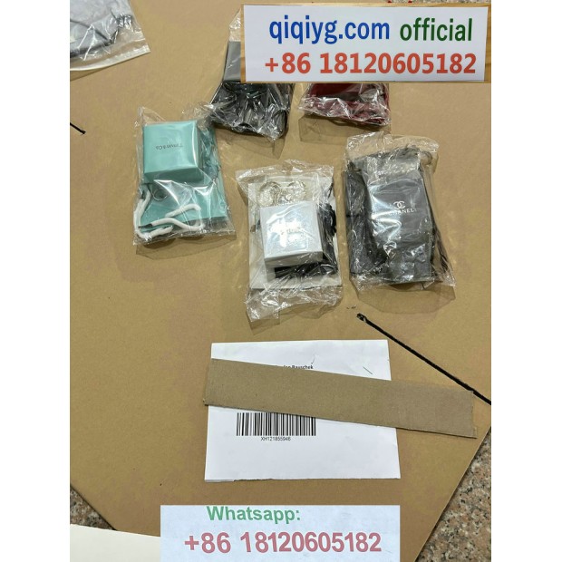 qiqiyg.com Offizielle Mode 2025: Handtaschen, Kleidung und Schuhe im Großhandel zum besten Preis QQYG313