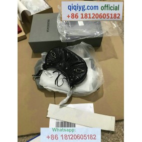 qiqiyg.com Offizielle Mode 2025: Handtaschen, Kleidung und Schuhe im Großhandel zum besten Preis QQYG552