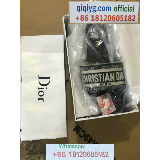 qiqiyg.com Offizielle Mode 2025: Handtaschen, Kleidung und Schuhe im Großhandel zum besten Preis QQYG707