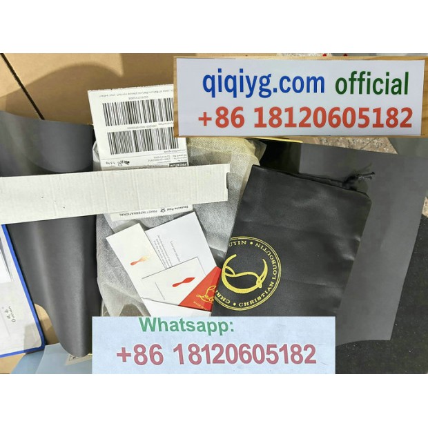 qiqiyg.com Offizielle Mode 2025: Handtaschen, Kleidung und Schuhe im Großhandel zum besten Preis QQYG30