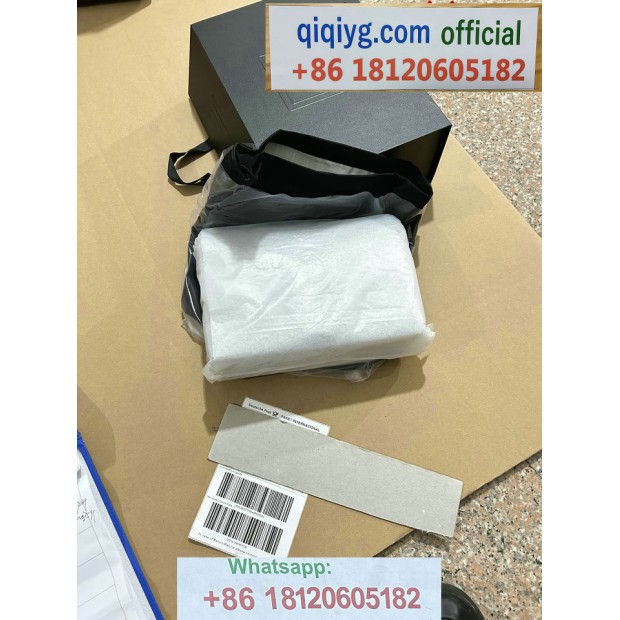 qiqiyg.com Offizielle Mode 2025: Handtaschen, Kleidung und Schuhe im Großhandel zum besten Preis QQYG111