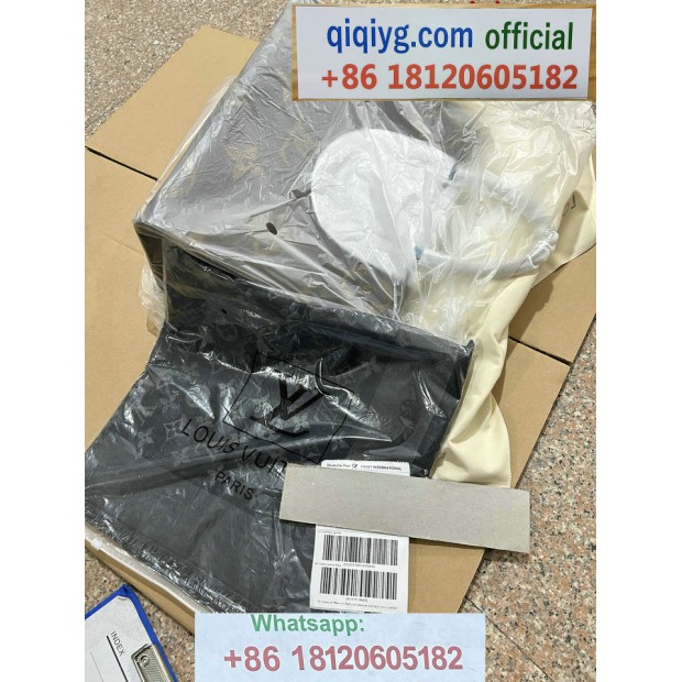 qiqiyg.com Offizielle Mode 2025: Handtaschen, Kleidung und Schuhe im Großhandel zum besten Preis QQYG144