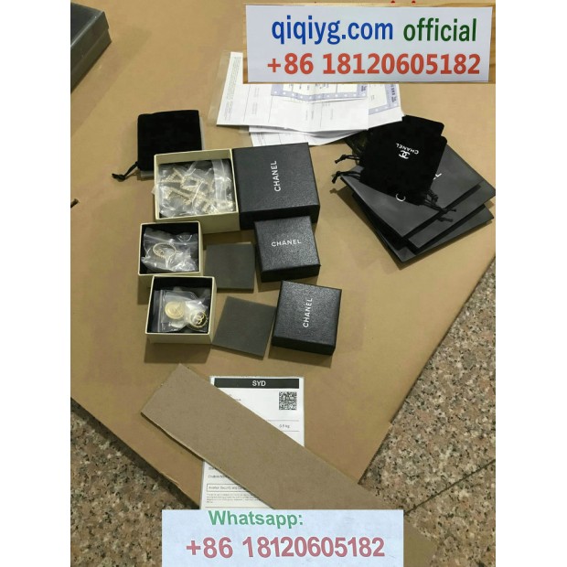 qiqiyg.com Offizielle Mode 2025: Handtaschen, Kleidung und Schuhe im Großhandel zum besten Preis QQYG161